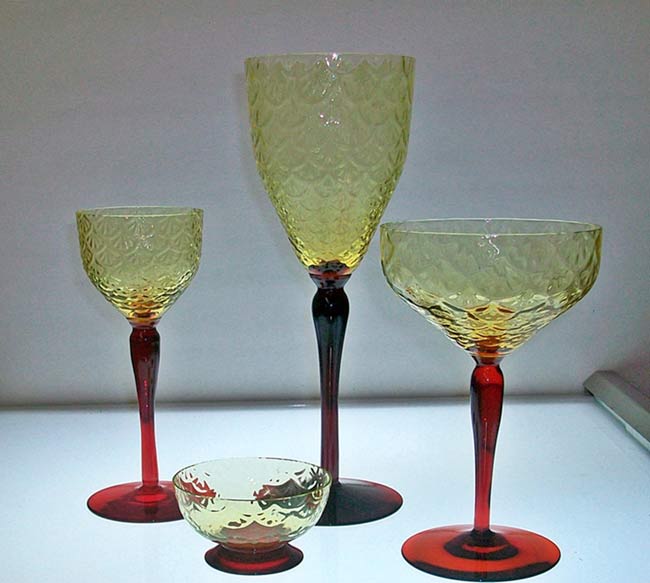 Pukeberg Bi-Color Fan Stemware
