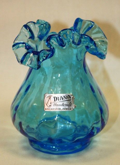 Diana Handcraft Crimped Vase