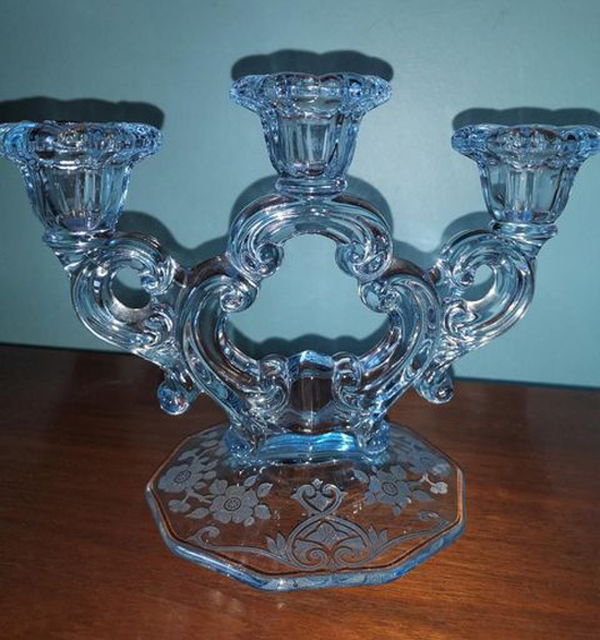 Cambridge # 638 Triple Keyhole Candlestick w/ #744 Etch