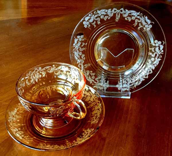 New Martinsville #  37 "Moondrops" or Georgian Plate, Cup & Saucer w/ Roberto Etch