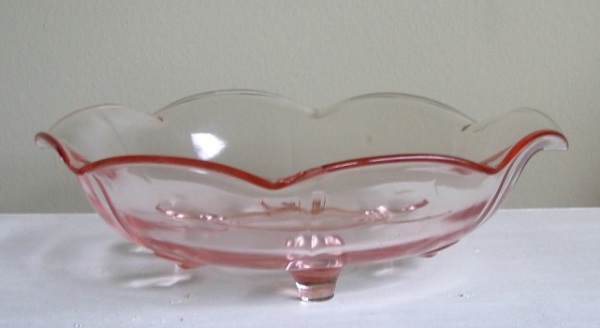 New Martinsville #  37 "Moondrops" Georgian Crimped Bowl
