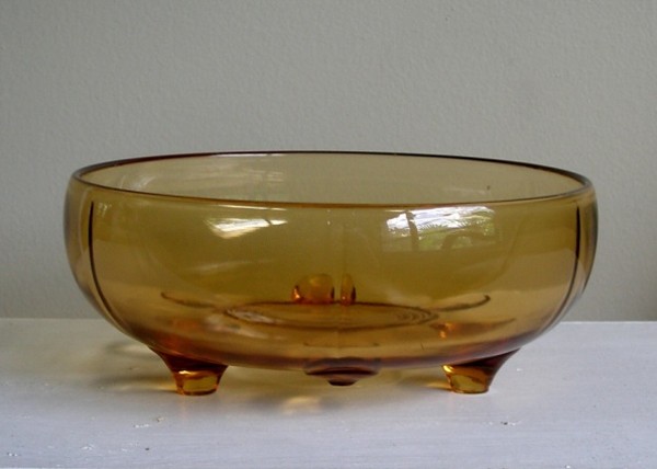 New Martinsville #  37 "Moondrops" or Georgian Concave Footed Bowl