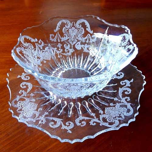 New Martinsville #  42/28 Radiance Mayonnaise w/ Liner