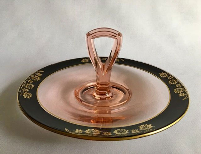 New Martinsville Center Handle Server w/ Unknown Clover Decoration
