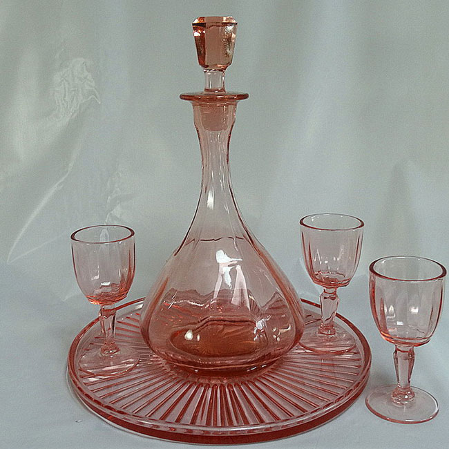New Martinsville #  10-282 Wine Set