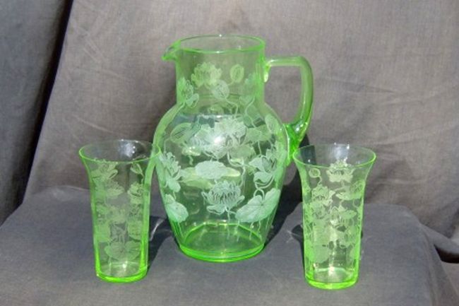 Cambridge # 124 Jug w/ #1630 Tumblers