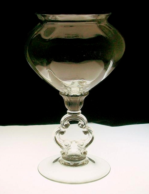 Cambridge #1305 Keyhole Vase