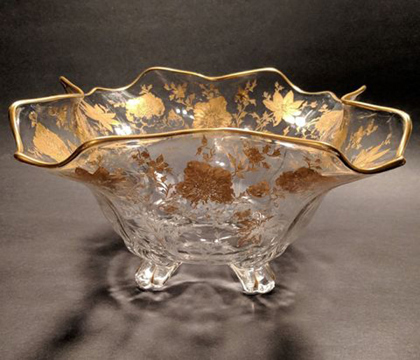 Cambridge #3400/ 45 Four-Toed Fancy Edge Bowl w/ Gold Wildflower Decoration