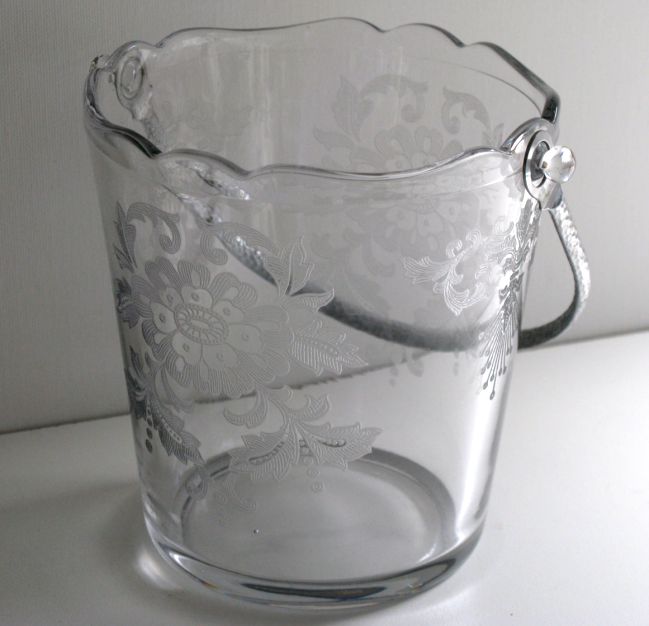 Cambridge # 957 Ice Bucket w/ #748 Lorna Etch