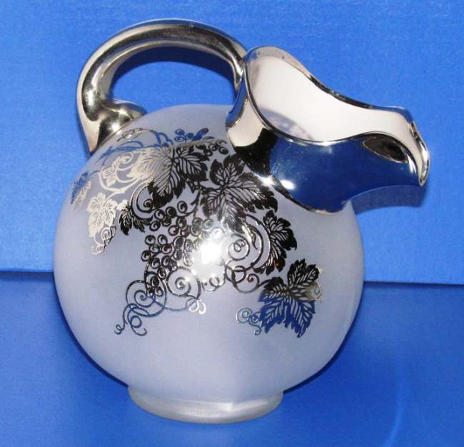 Cambridge #3400/  38 Frosted Ball Jug w/ Silver City Grape Decoration
