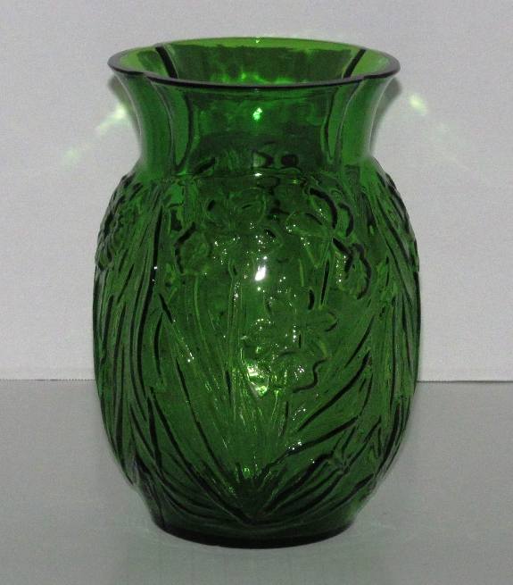Cambridge #   11 Everglade Vase