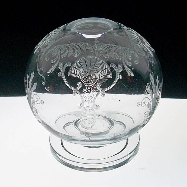 Cambridge # 423 Pristine Ivy Ball w/ #775 Firenze Etch