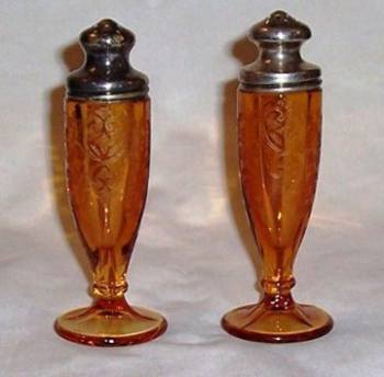 Cambridge # 395 Shakers w/ Appleblossom Etch