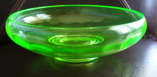 Cambridge #   16 Special Article Emerald Bowl