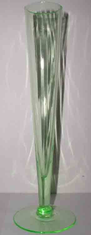 Cambridge # 274  Bud Vase