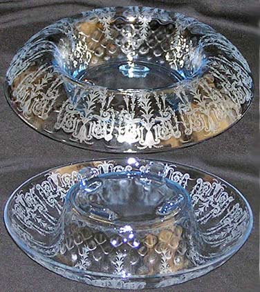 Cambridge # 676 Aero Oval Center Bowl with Cleo Etch