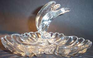 Cambridge #1675 Eagle Center Handled Divided Relish