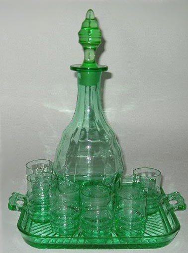 Central #1428 Decanter Set