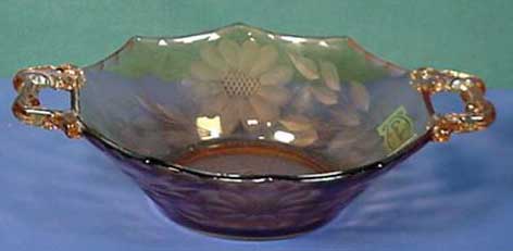 Central #2019 Bowl with Cornflower Cutting