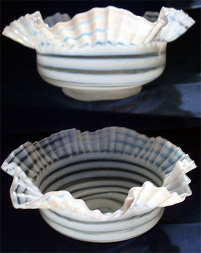 Fenton #1523 Ring Optic Crimped Bowl