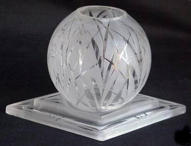 Fenton # 705 San Toy Flower Ball Vase w/ Stand