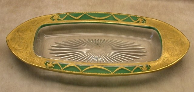 Heisey #1189 Yeoman Celery w/ Wheeling Drapes Decoration