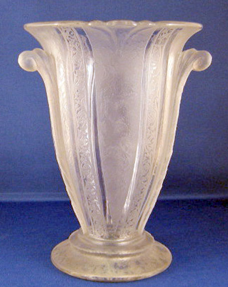 Heisey #1401 Empress Vase with #454 Antarctic Etch