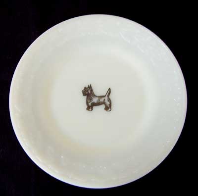 McKee Laurel Child's Plate with Scottie Decal