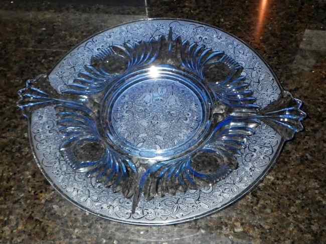 Paden City # 221 Maya Torte Plate w/ Loopie Etch