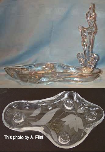 Tiffin # 5905-20 Flower Floater with Fawn