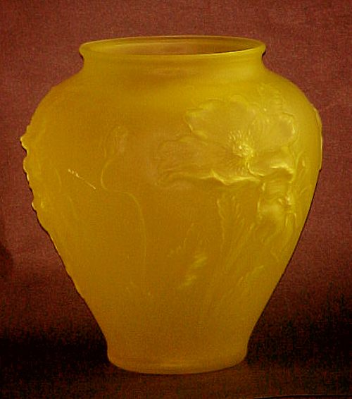 Tiffin #16255 Canary Poppy Vase
