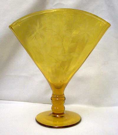 Westmoreland #1708 Fan Vase w/ Cutting