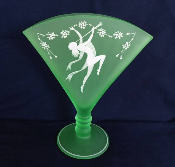 Westmoreland #1708 Fan Vase w/ Enamel Decoration
