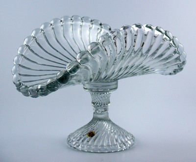 Westmoreland #1842 Swirl and Ball Banana Stand