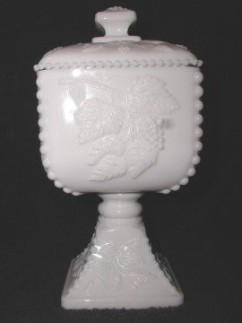 Westmoreland #1884 Beaded Grape Covered Candy