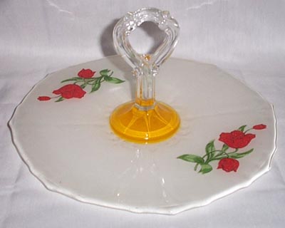 Indiana # 607 Double Fleur de Lis Center Handle Server