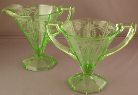 Indiana # 257 Sugar and Creamer with Laurel Etch