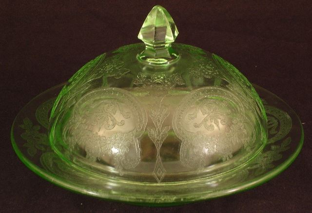 Indiana # 612 Horseshoe Butter w/ Cover