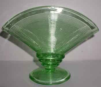 Indiana # 172 Old English Fan Vase
