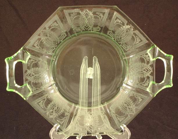 Indiana # 602 Handled Plate w/ Laurel Etch