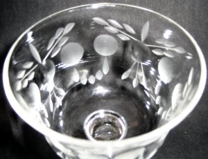 Unknown Cutting on Unknown Cocktail Glass