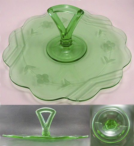 McKee # 157 Scallop Edge Center Handled Server