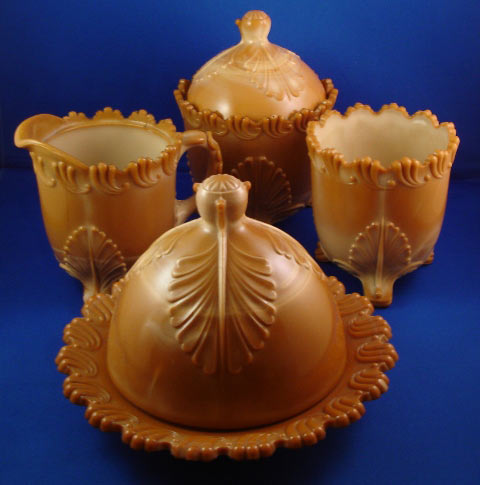 Greentown Leaf Bracket Tableset