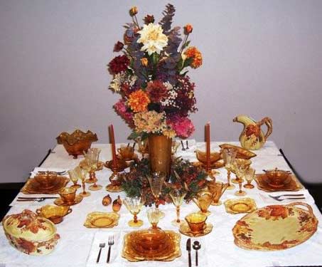 Cambridge Thanksgiving Display Appleblossom with Fitz & Floy