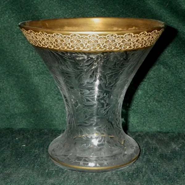 Unknown Sweet Pea Vase w/ Leaf Brocade & Gold Border