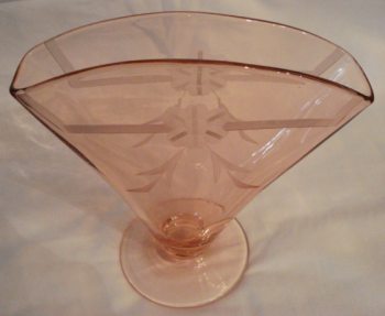 Unknown Fan Vase w/ Unknown Wheel Cut