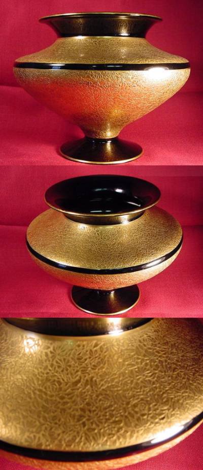 Wheeling D-  11 'Doves, Roses, & Daisies' on Unknown Urn