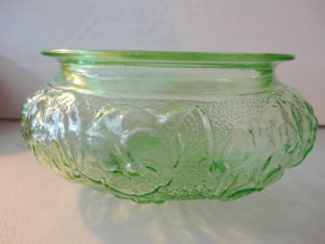 Unknown Pansy-Patterned Fern Bowl