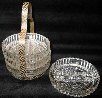 Unknown Daisy & Button Ashtray Set