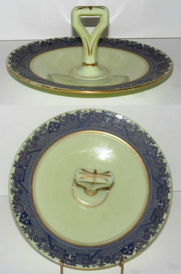 Cambridge Ivory Center Handle Server w/ Blue Willow Border